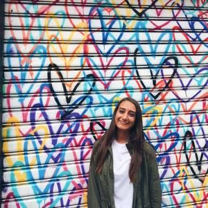 Meet your Posher, Julia